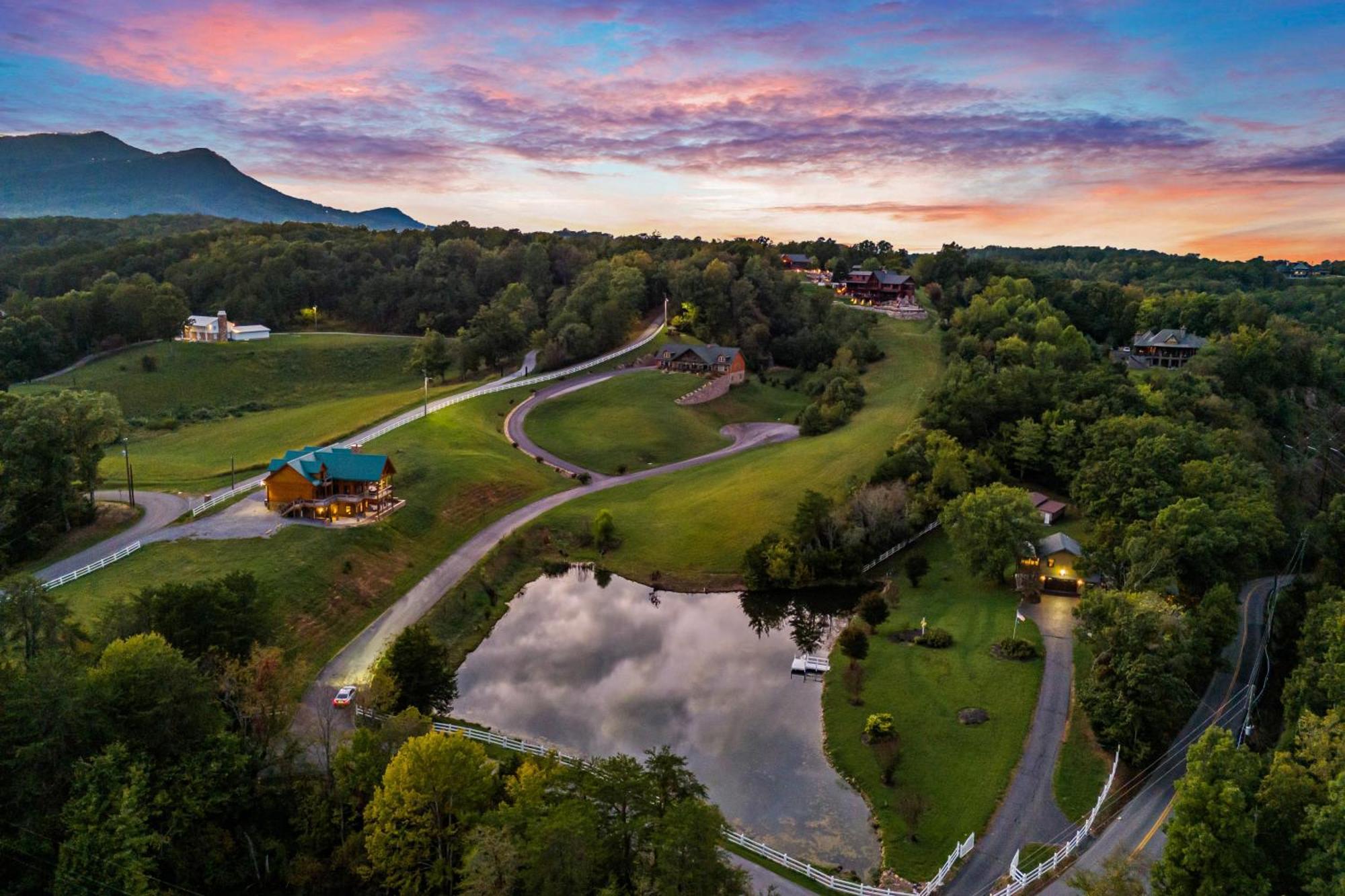 Villa Haven On The Pond à Pigeon Forge Extérieur photo
